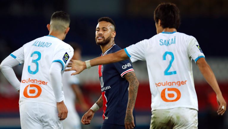 نيمار نجم باريس سان جيرمان والفارو جونزاليس لاعب مارسيليا نيمار نجم باريس سان جيرمان والفارو جونزاليس لاعب مارسيليا