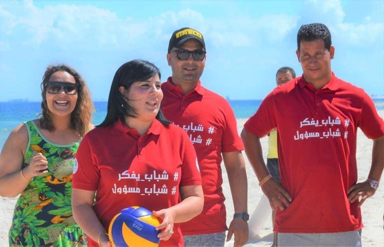 زعيمة الحزب الدستوري الحر بتونس خلال مشاركتها في مباراة لكرة الطائرة