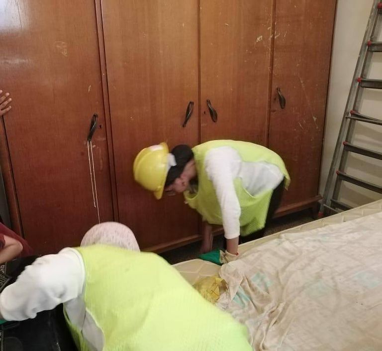 المصرية شروق مصطفي أثناء مشاركتها في عملية رفع ركام انفجار مرفأ بيروت شروق مصطفي أثناء مشاركتها في عملية رفع ركام انفجار مرفأ بيروت