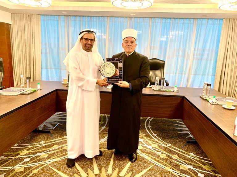 الدكتور علي النعيمي يستقبل رئيس علماء مقدونيا والوفد المرافق