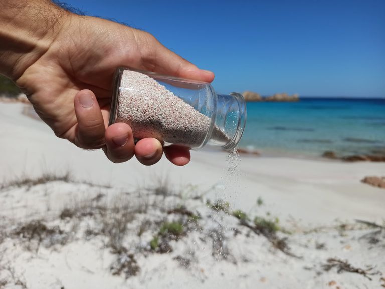 شاطئ جزيرة بوديلي في إيطاليا