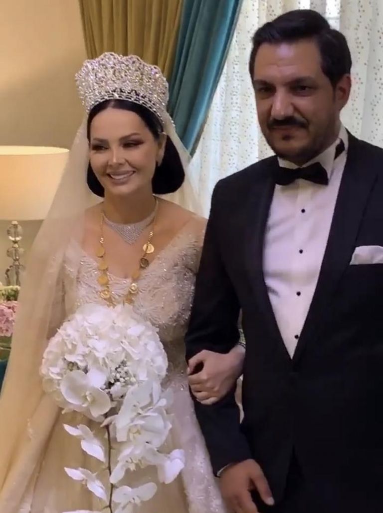 الإعلامي معاذ العمري وزوجته المطربة ديانا كرزون