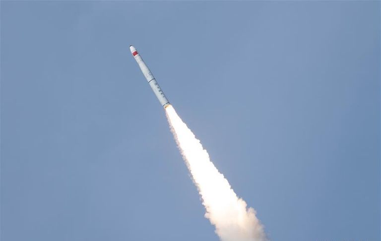 الصين ترسل تسعة أقمار صناعية