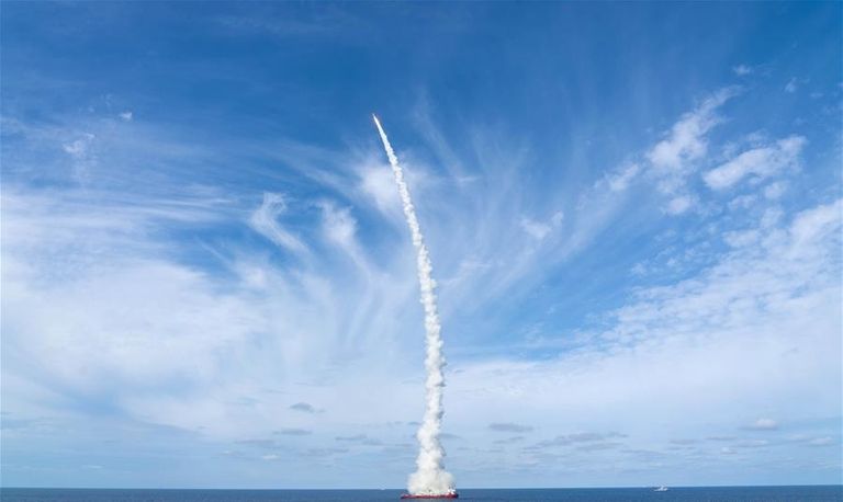 الصين ترسل تسعة أقمار صناعية