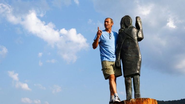 تمثال من البرونز لميلانيا ترامب في سلوفينيا