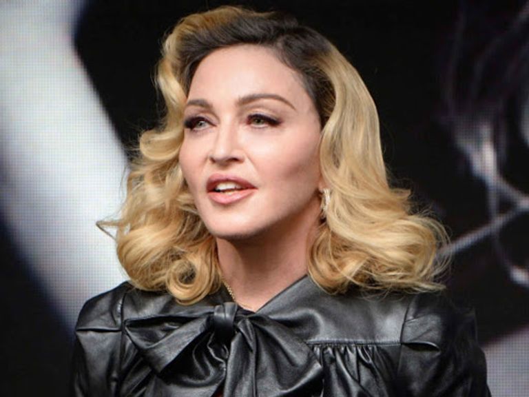  المغنية الأمريكية مادونا