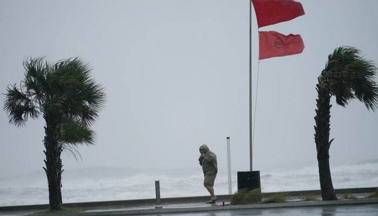  الإعصار سالي يضرب الساحل الجنوبي الشرقي للولايات المتحدة