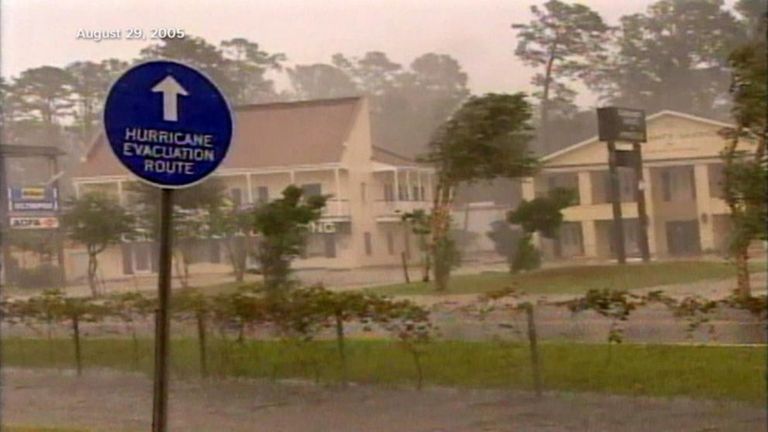  الإعصار سالي يضرب الساحل الجنوبي الشرقي للولايات المتحدة