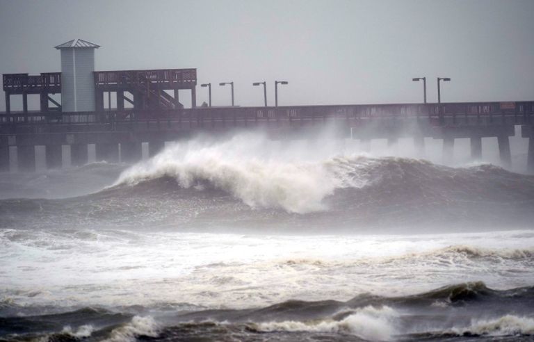  الإعصار سالي يضرب الساحل الجنوبي الشرقي للولايات المتحدة