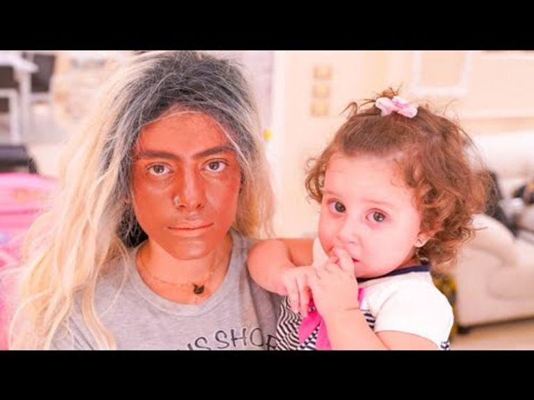 زينب مع ابنتها 