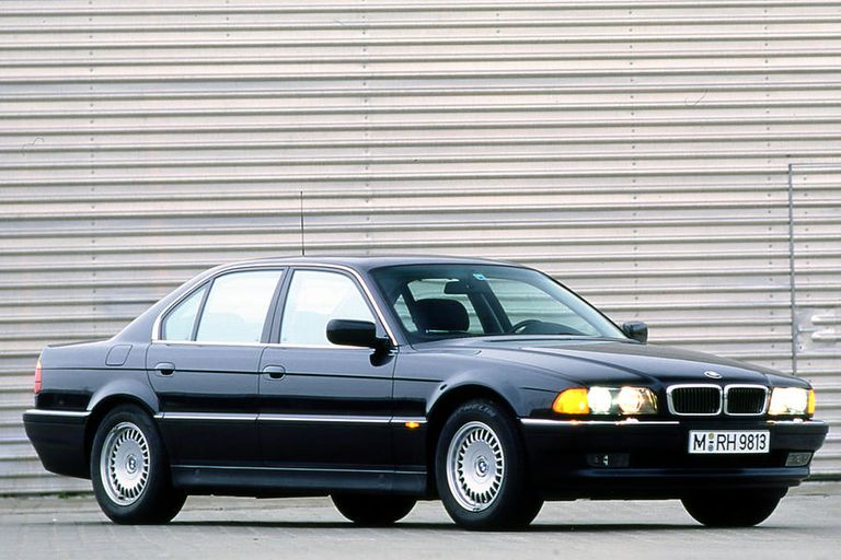 طراز بورش 944