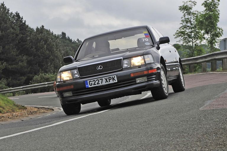 طراز بورش 944