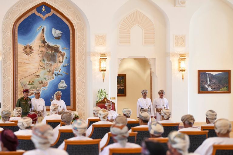 جانب من لقاء سلطان عمان مع أبناء شعبه