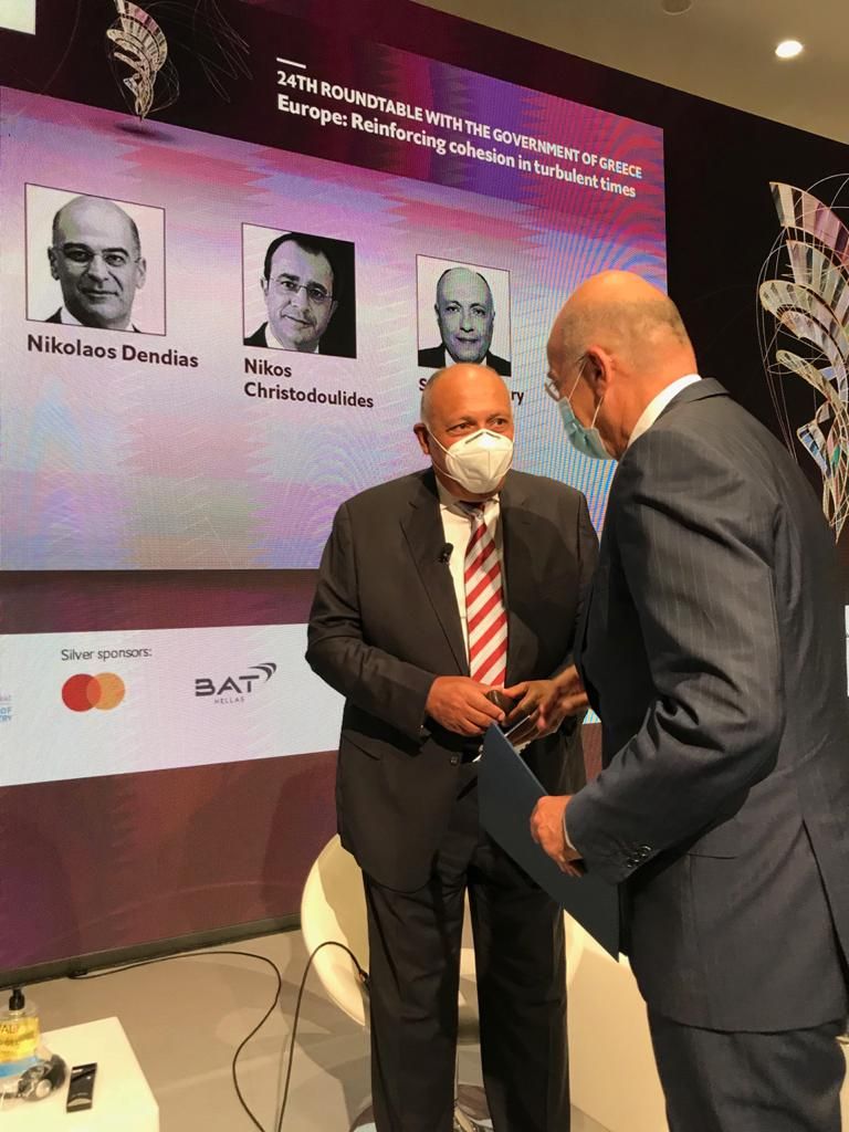 وزير الخارجية المصري سامح شكري خلال مشاركته في المائدة المستديرة