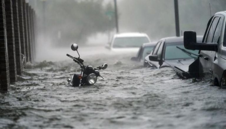 الإعصار سالي يغرق الشوارع في أمريكا