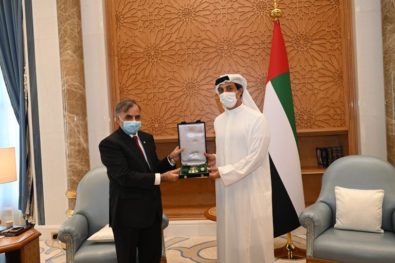 الشيخ منصور بن زايد آل نهيان