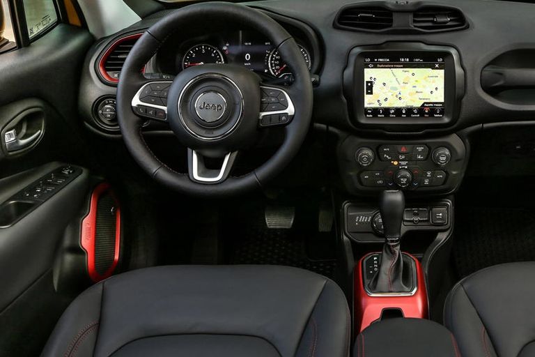 طراز جييب Renegade طراز جيب Renegade وطراز مازدا CX-3