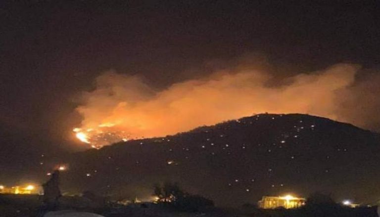 الحريق اندلع بمجموعة أشجار في جبل  عمد
