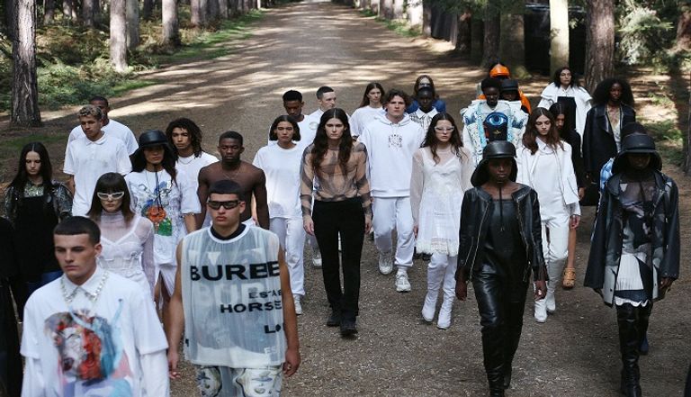 عرض أزياء لدار "بوربري" 