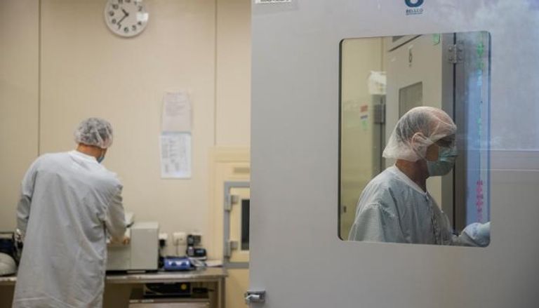 أطباء روس يواصلون تجاربهم على لقاحات فيروس كورونا