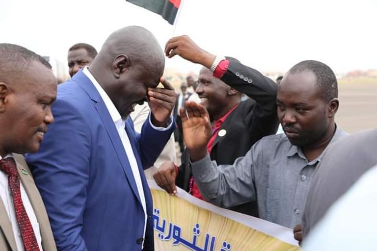 قادة الجبهة الثورية لدى وصولهم إلى مطار الخرطوم