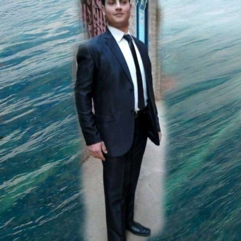 الشاب المصري الراحل محمود