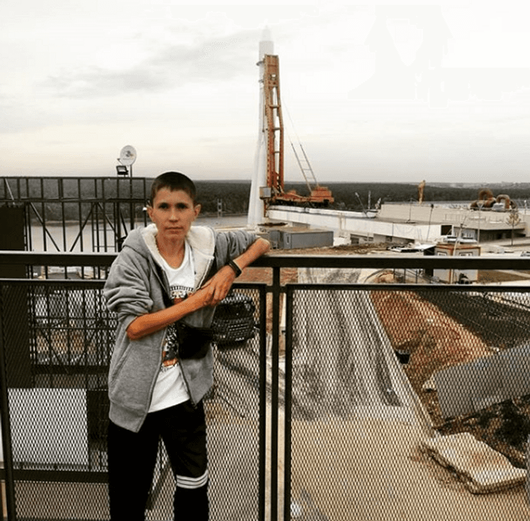 الشاب الروسي دينيس فاشورين