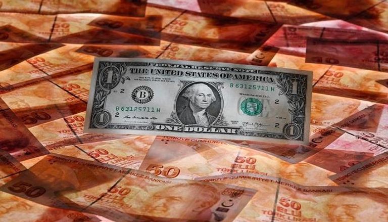 الدولار الأمريكي وعملات من الليرة التركية - رويترز