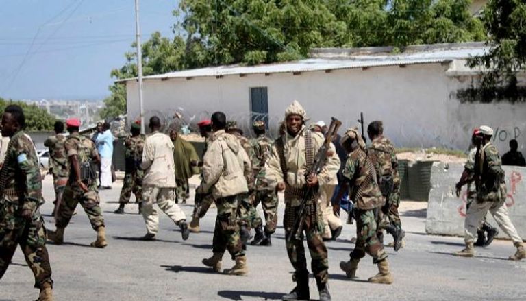 قوات من الجيش الصومالي تمشط إحدى القرى - أرشيفية