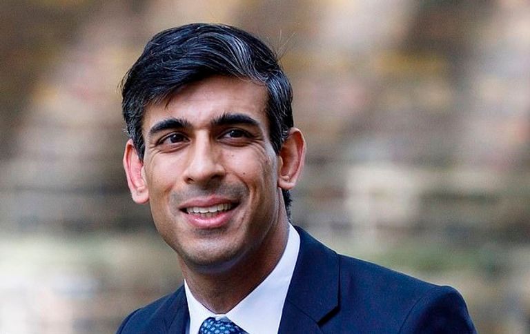 وزير الخزانة البريطاني ريشي سوناك جسر تاين في بريطانيا - أ ف ب