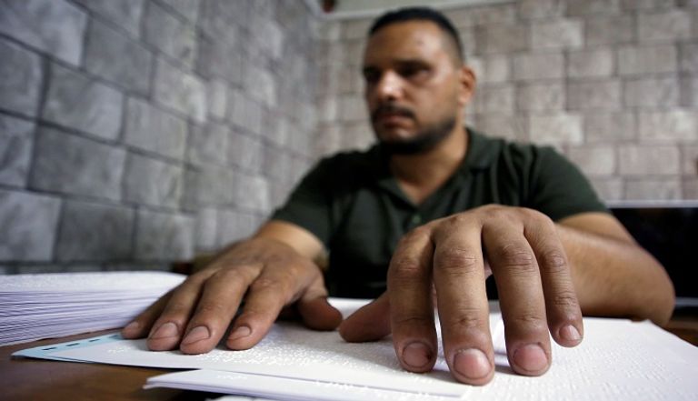 العراقي مصطفى عزيز