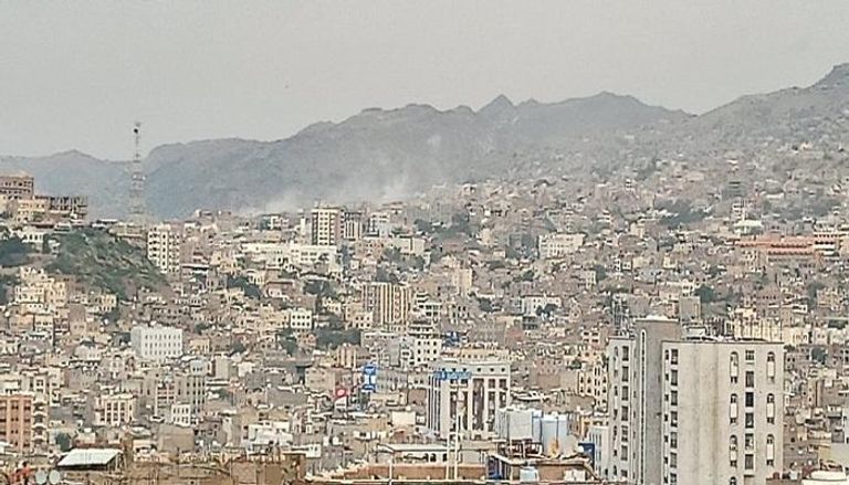 جانب من القصف الحوثي بمدينة تعز