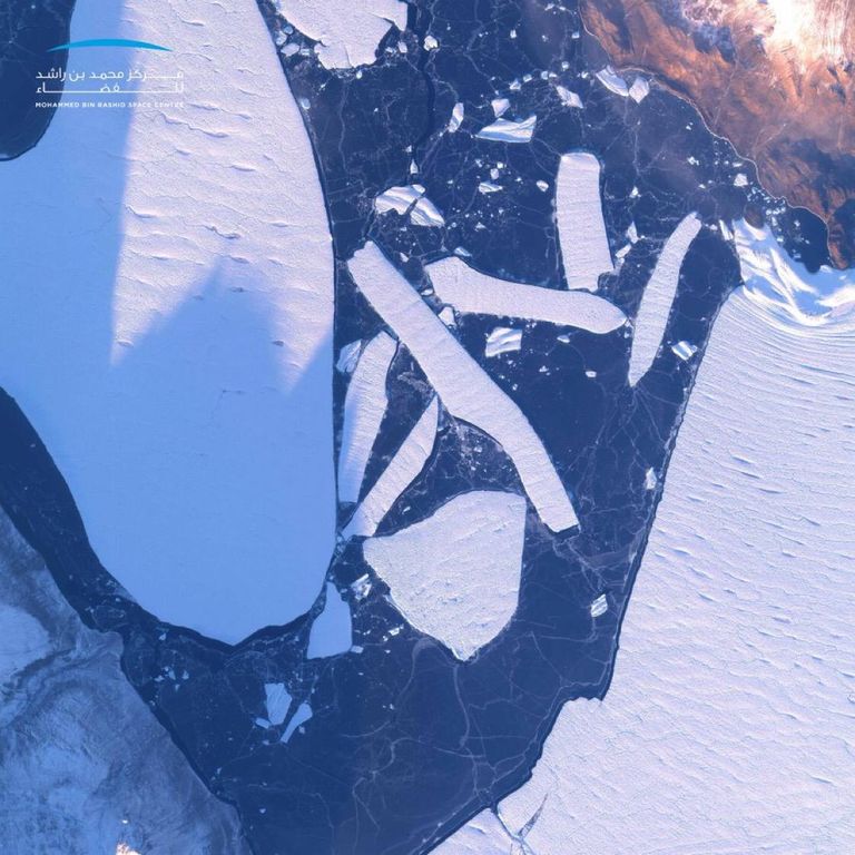 خليفة سات هو أول قمر اصطناعي إماراتي 100%