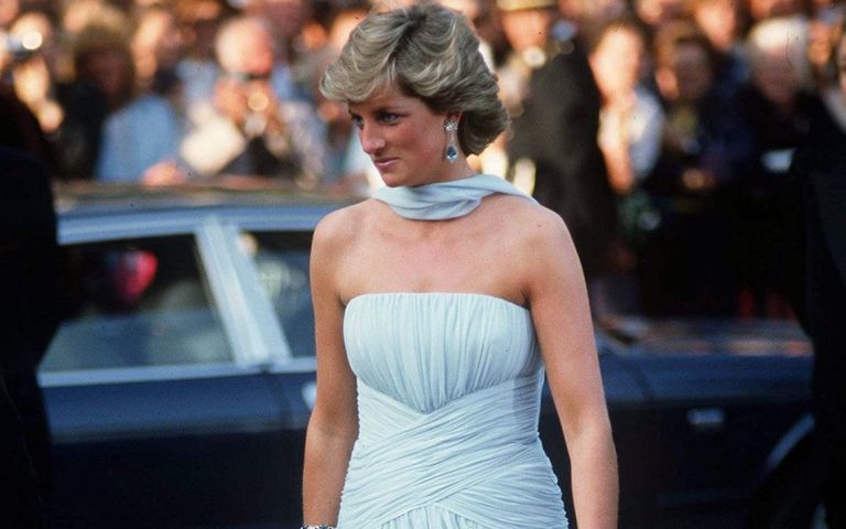 الأميرة الراحلة ديانا أثناء حضورها إحدى المناسبات الهامة