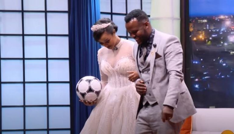 لوزا أبرا لاعبة كرة القدم خلال حفل زفافها