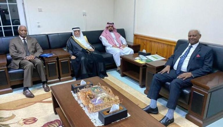 النائب العام السوداني خلال لقاء سفيري الإمارات والسعودية