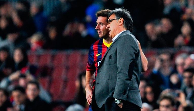 ميسي وتاتا مارتينو ليونيل ميسي قائد برشلونة