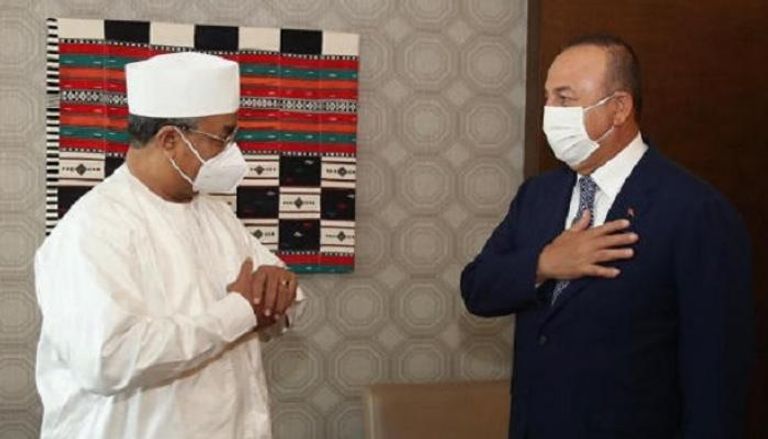 وزير الخارجية التركي خلال زيارة إلى مالي - أرشيفية