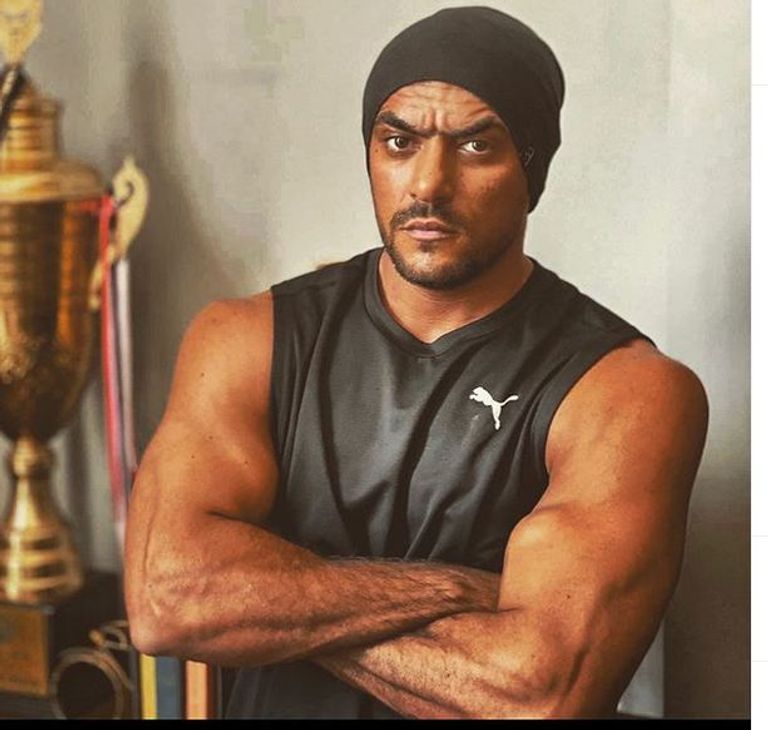 الفنان المصري أحمد العوضي