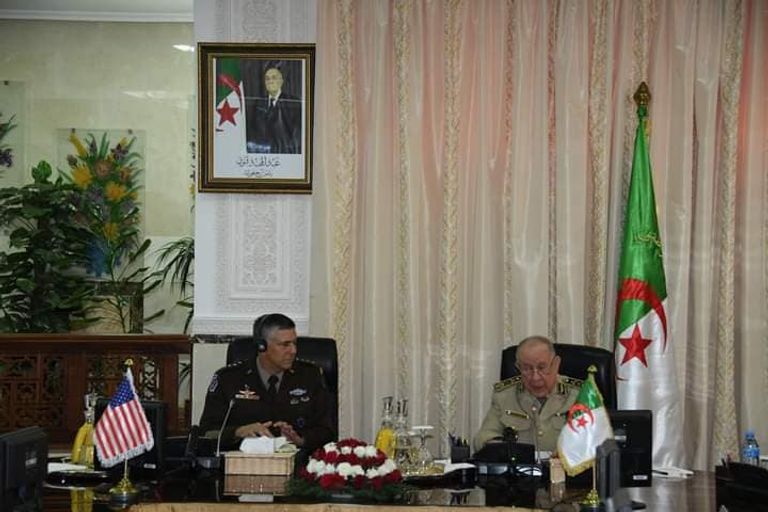 رئيس أركان الجيش الجزائري وقائد أفريكوم جانب من استقبال الرئيس الجزائري لقائد أفريكوم