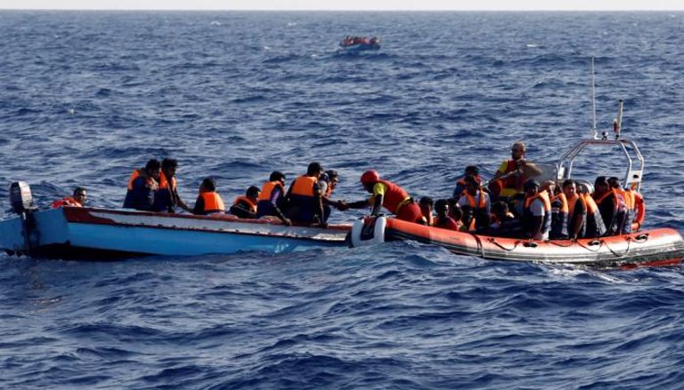 قوارب مهاجرين بالبحر المتوسط