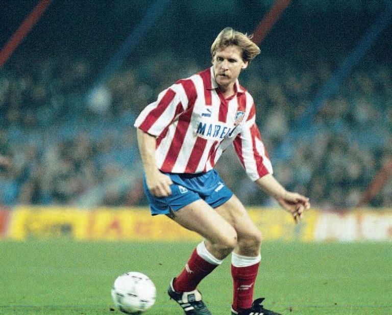 الألماني بيرند شوستر ديفيد فيا بقميص برشلونة