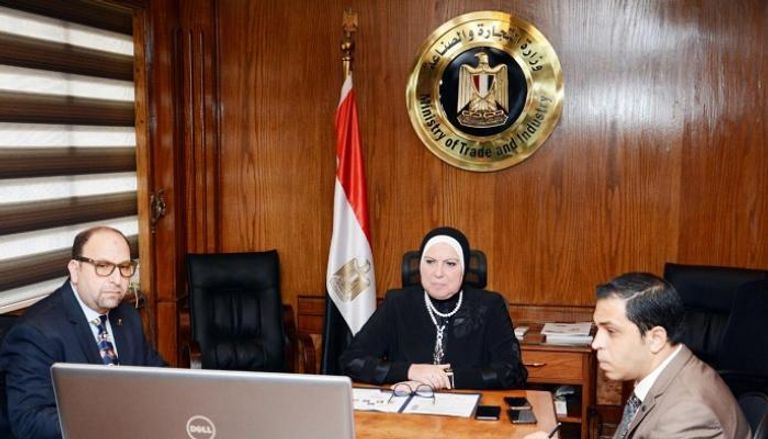 وزيرة التجارة والصناعة المصرية خلال الندوة الافتراضية