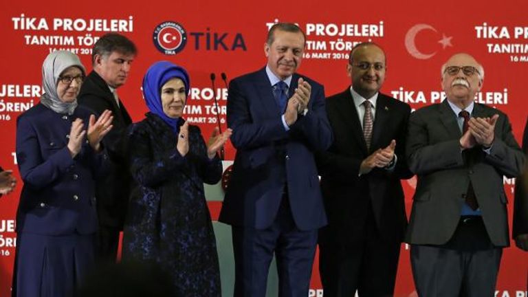 أردوغان وزوجته في حفل لوكالة تيكا المشبوهة