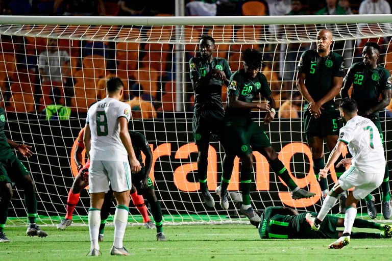رياض محرز سجل هدف فوز الجزائر على نيجيريا في أمم أفريقيا 2019 رياض محرز نجم منتخب الجزائر خلال مواجهة نيجيريا بأمم أفريقيا 2019