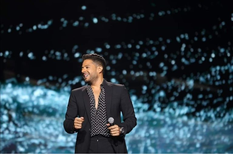 محمد حماقي يشدو بأشهر أغانيه