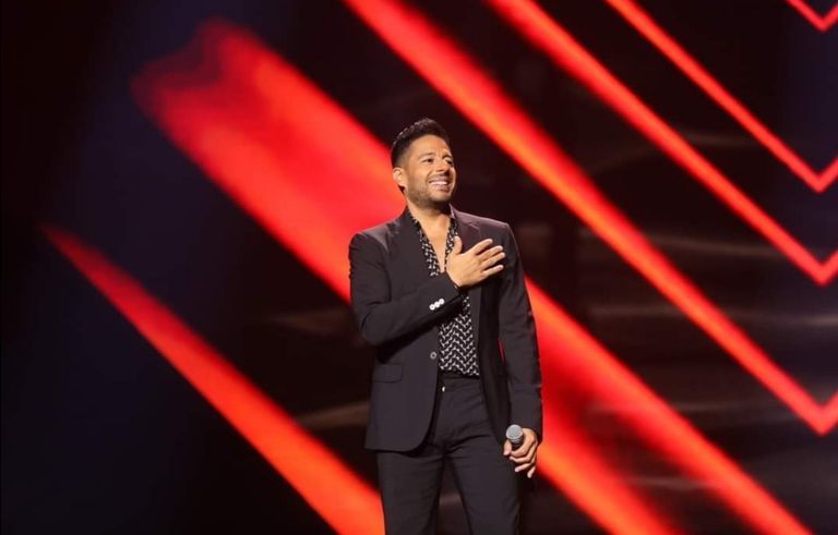 محمد حماقي يشدو بأشهر أغانيه