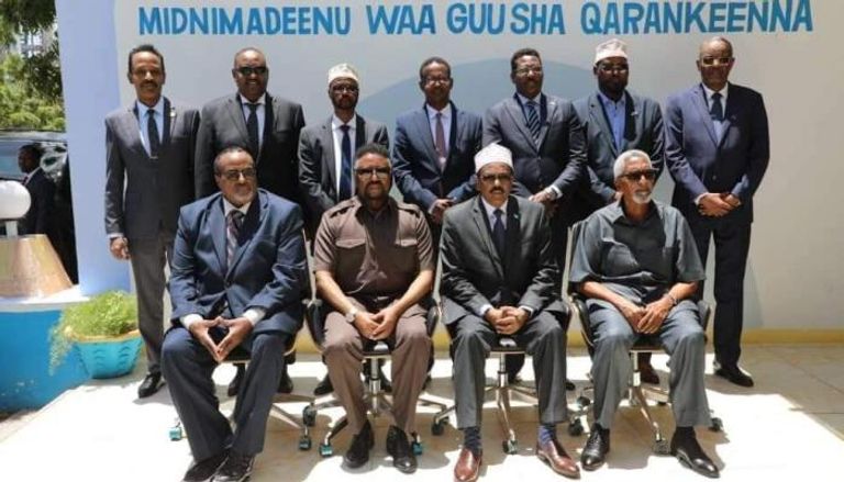 جانب من اجتماع فرماجو ورؤساء الولايات الخمس وقيادة البرلمان الفيدرالي إحدى جلسات البرلمان الصومالي- أرشيفية