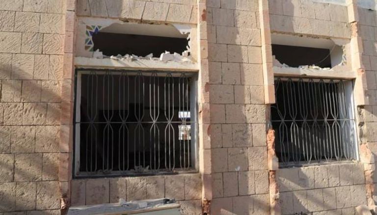 آثار قصف حوثي على مدرسة بمأرب