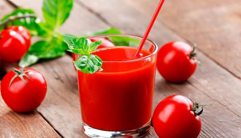 عصير الطماطم يحسن صحة الأشخاص الأكثر عرضة لخطر الإصابة بأمراض القلب